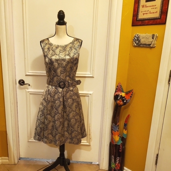 Nine West Fit and Flare Cocktail Dress (Semi-formal), Black & Gold, Size 14 - Picture 2 of 11